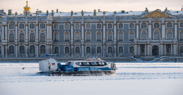 Зимний Петербург с воды