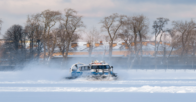 Зимний Петербург с воды