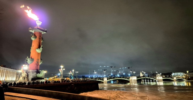 Салют 27 января на судне на воздушной подушке