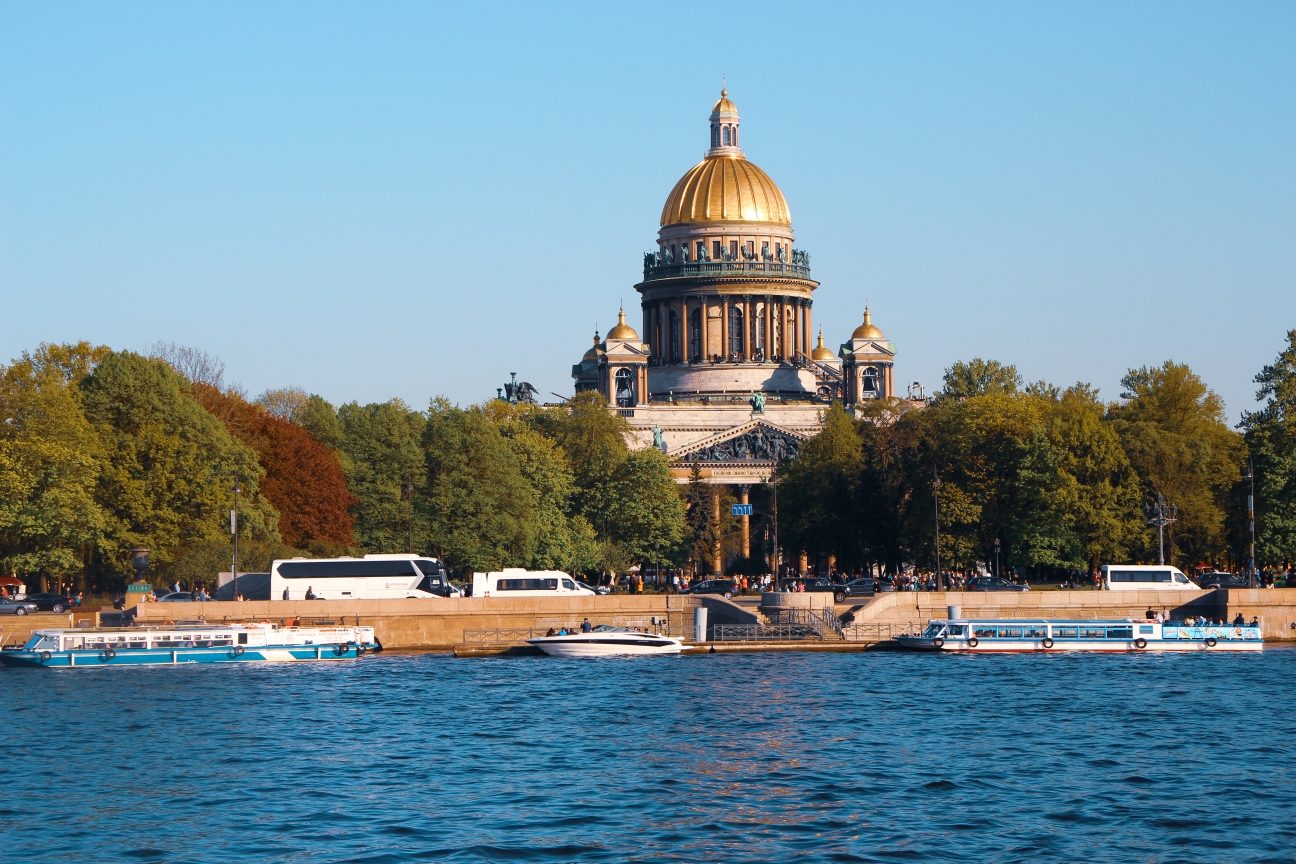 Дневные экскурсии по рекам и каналам Петербурга