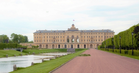 Konstantinovsky Palace