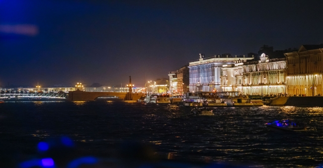 Магия ночного Петербурга  от  причала Троицкий мост