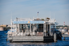 Сенатская пристань верхняя палуба дебаркадера